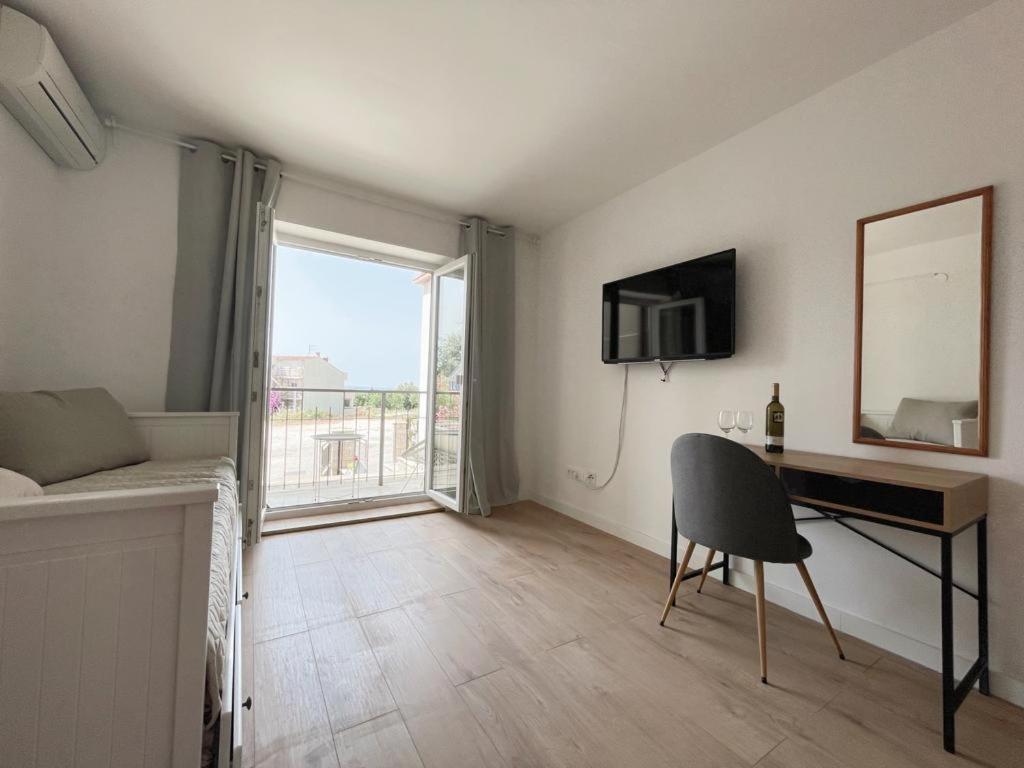 Caramel Comforts With Sea View In Stinjan Only 300 Meters From The Beach PUY 외부 사진