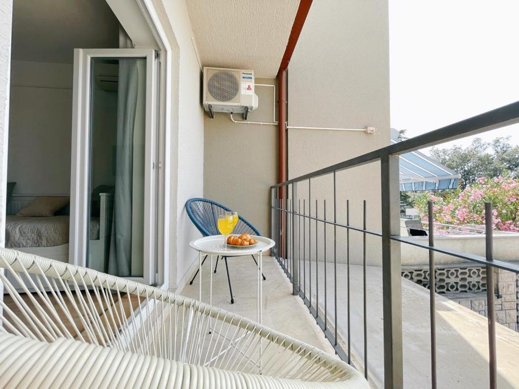 Caramel Comforts With Sea View In Stinjan Only 300 Meters From The Beach PUY 외부 사진