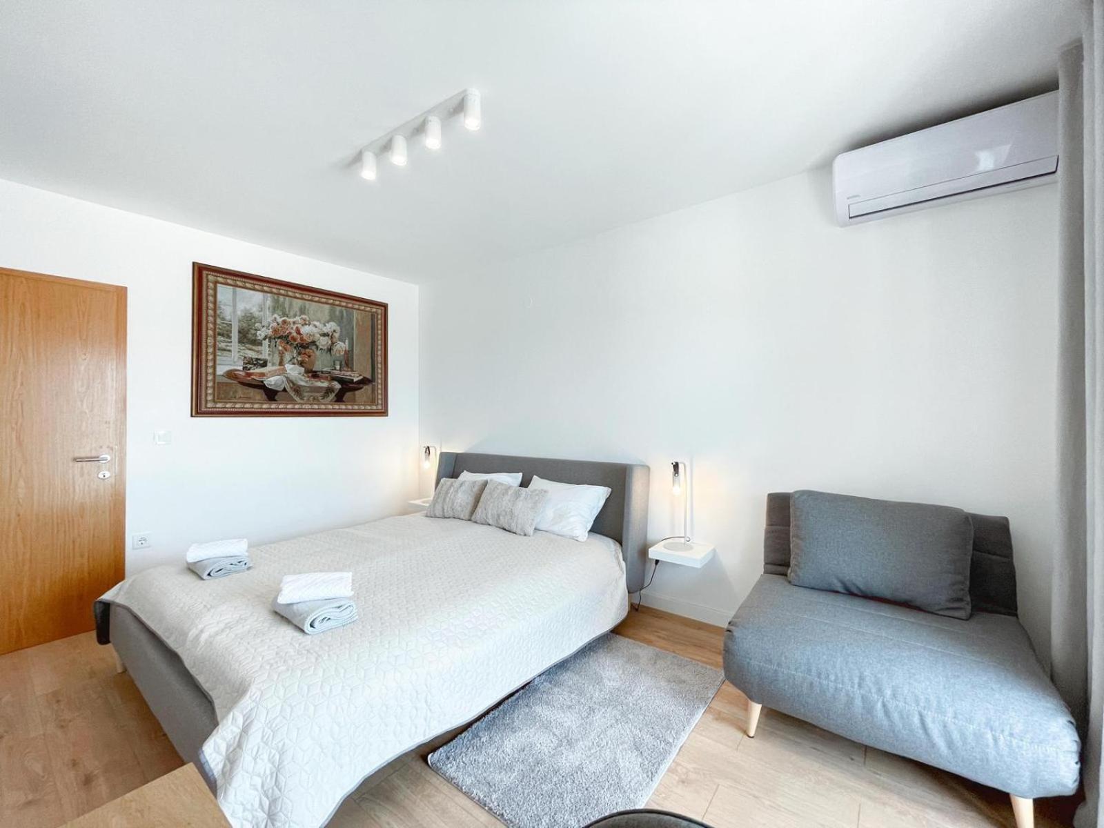 Caramel Comforts With Sea View In Stinjan Only 300 Meters From The Beach PUY 외부 사진
